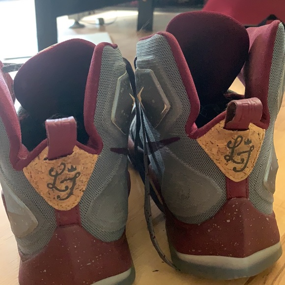 Lebron 13 Akronite - Picture 3 of 3